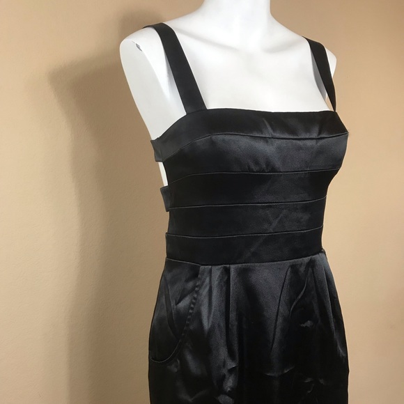 B5- Hailey Logan Satin w/Cut-Out Back & Pockets M - Picture 2 of 8